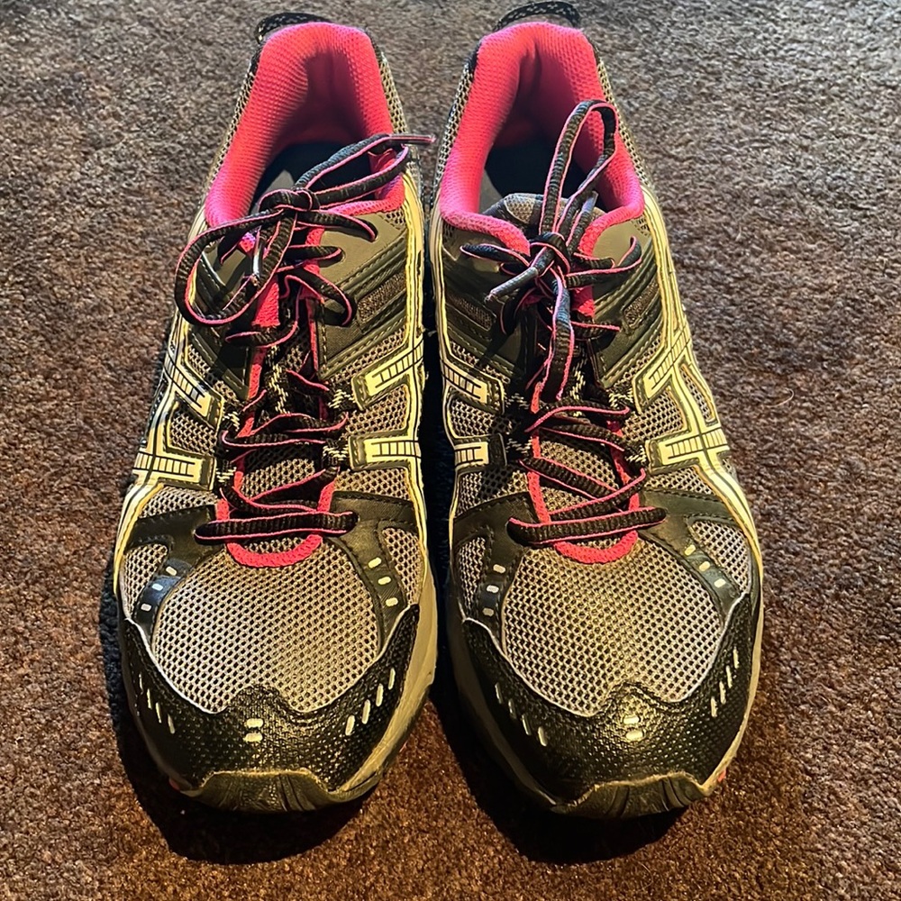 ASICS women’s Gel Venture 3 size 9.5
